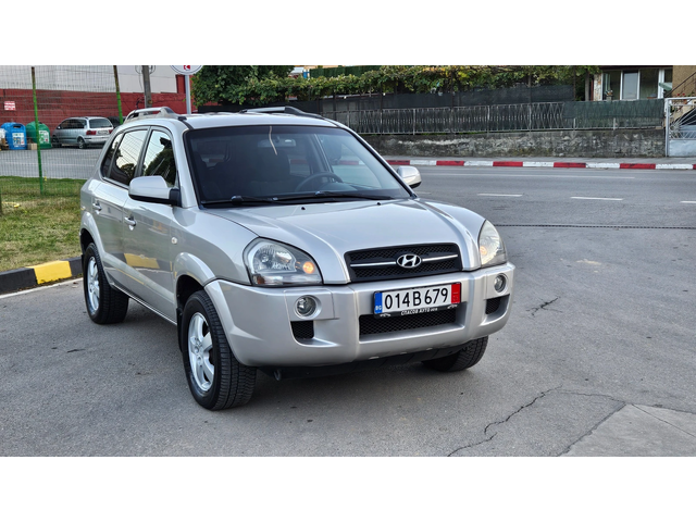 Hyundai Tucson 2.0 Crdi FACELIFT/6skorosti/Klimatik - автомобили, коли, обяви за нови и употребявани 8