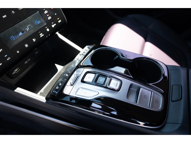 Hyundai Tucson 2.0CRDi | TОП СЪСТОЯНИЕ | 24000KM - автомобили, коли, обяви за нови и употребявани 8