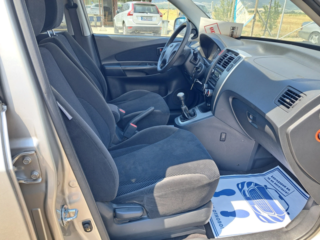 Hyundai Tucson 2, 0i  g-pl - автомобили, коли, обяви за нови и употребявани 8