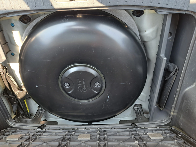 Hyundai Tucson 2, 0i  g-pl - автомобили, коли, обяви за нови и употребявани 9