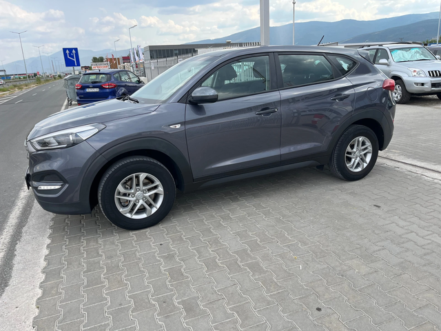 Hyundai Tucson 1.7 Diesel 76000 км!! - автомобили, коли, обяви за нови и употребявани 2