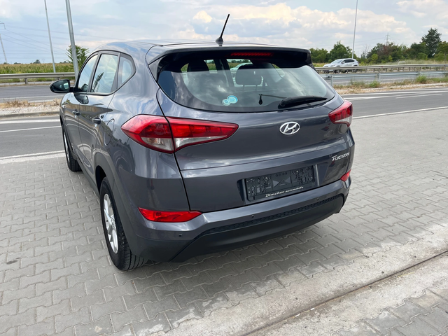 Hyundai Tucson 1.7 Diesel 76000 км!! - автомобили, коли, обяви за нови и употребявани 4