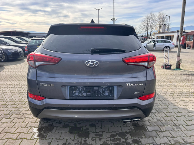 Hyundai Tucson 2.0CRDI 4WD AVTOMAT/NAVI/KAMERA/KOJA/PANORAMA FULL - автомобили, коли, обяви за нови и употребявани 6