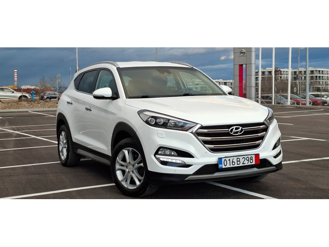 Hyundai Tucson 2.0 184kc Automat Line asist DistronicXenon Led - автомобили, коли, обяви за нови и употребявани 0