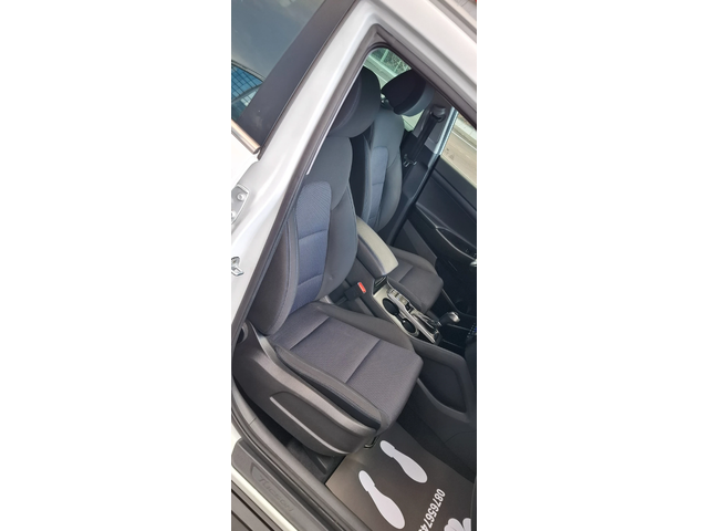 Hyundai Tucson 2.0 184kc Automat Line asist DistronicXenon Led - автомобили, коли, обяви за нови и употребявани 8