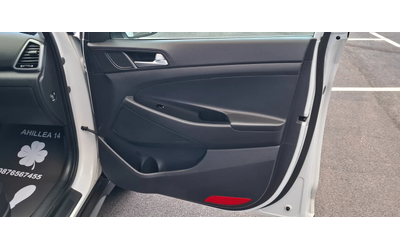 Hyundai Tucson 2.0 184kc Automat Line asist DistronicXenon Led - автомобили, коли, обяви за нови и употребявани 9