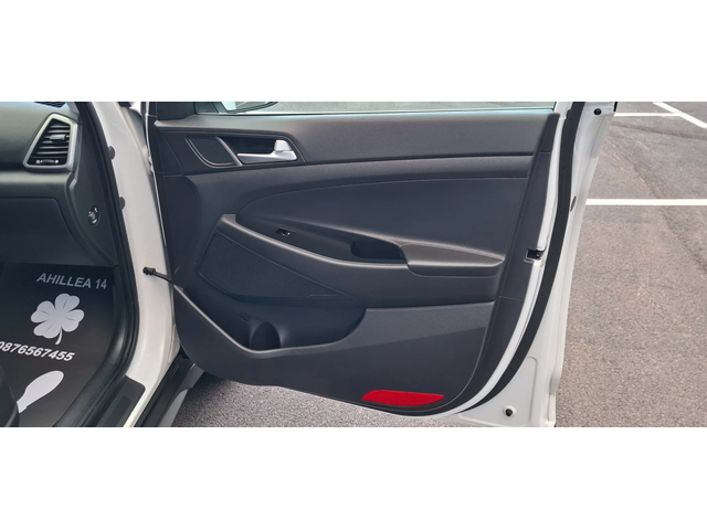 Hyundai Tucson 2.0 184kc Automat Line asist DistronicXenon Led - автомобили, коли, обяви за нови и употребявани 9