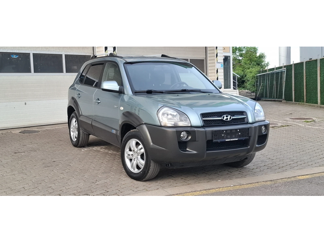 Hyundai Tucson 2.0crdi 141kc 4х4 6скорости - автомобили, коли, обяви за нови и употребявани 0