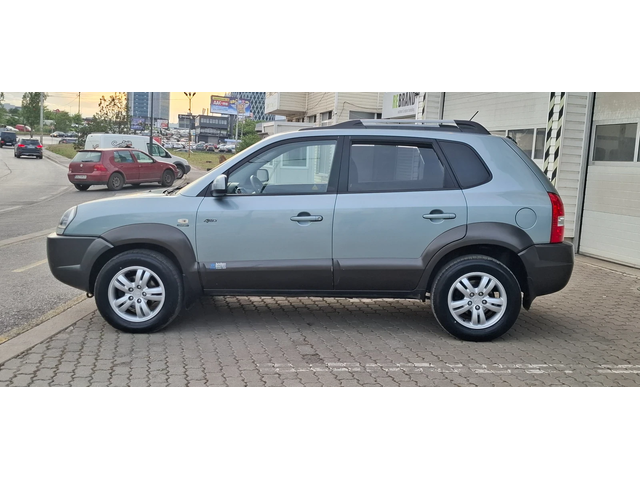 Hyundai Tucson 2.0crdi 141kc 4х4 6скорости - автомобили, коли, обяви за нови и употребявани 2