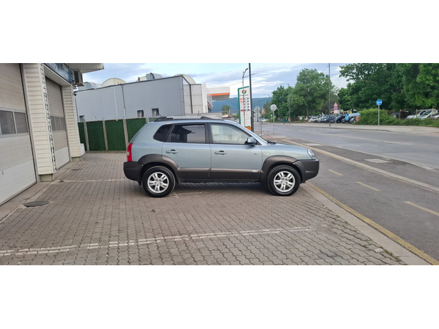 Hyundai Tucson 2.0crdi 141kc 4х4 6скорости - автомобили, коли, обяви за нови и употребявани 4
