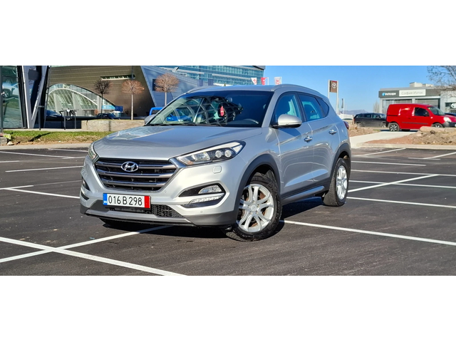 Hyundai Tucson 2.0 Awd 184kc Line  Xenon Led Aвтоматик!! - автомобили, коли, обяви за нови и употребявани 2