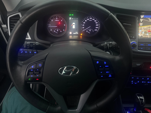 Hyundai Tucson 2.0 CRDI 4x4 - автомобили, коли, обяви за нови и употребявани 13