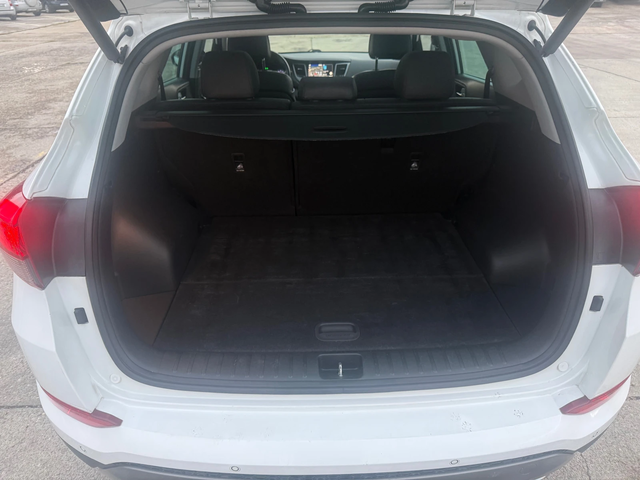 Hyundai Tucson 2.0 CRDI 4x4 - автомобили, коли, обяви за нови и употребявани 15