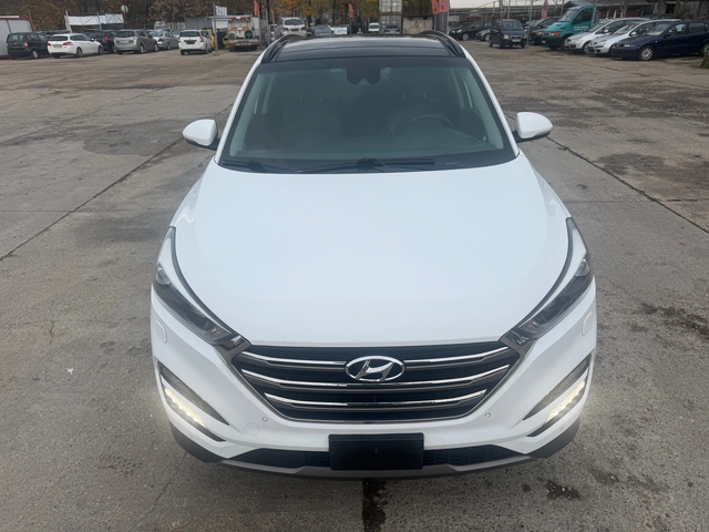Hyundai Tucson 2.0 CRDI 4x4 - автомобили, коли, обяви за нови и употребявани 2
