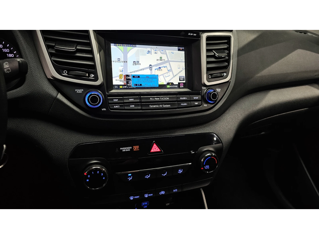 Hyundai Tucson 2.0 4WD STYLE autogeorge.com - автомобили, коли, обяви за нови и употребявани 14