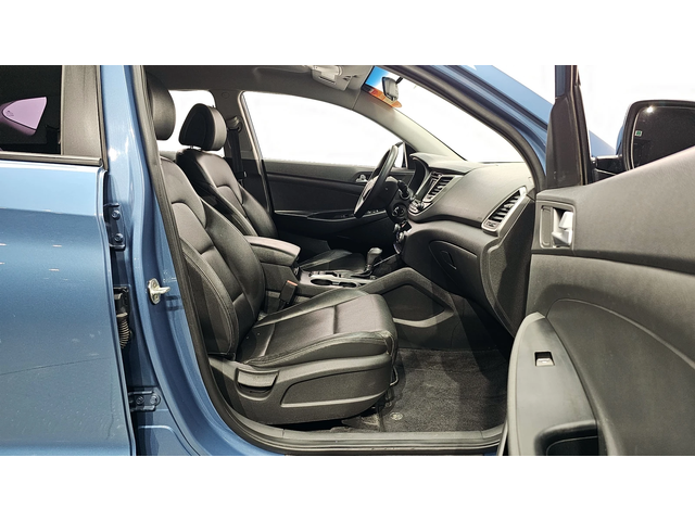 Hyundai Tucson 2.0 4WD STYLE autogeorge.com - автомобили, коли, обяви за нови и употребявани 9