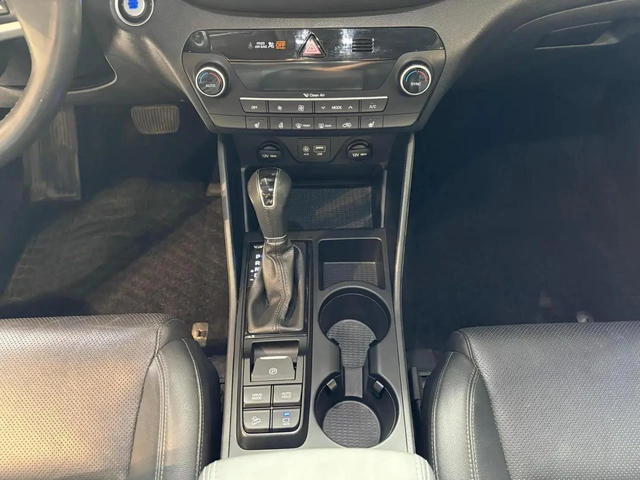 Hyundai Tucson * LUXURY* BLIND SPOTS* 360CAM* PANO* - автомобили, коли, обяви за нови и употребявани 16