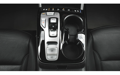 Hyundai Tucson 1.6 T-GDi PREMIUM Plug-in Hybrid 4x4 Automatic - автомобили, коли, обяви за нови и употребявани 11