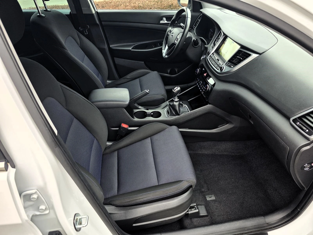 Hyundai Tucson 1.7CRDI/115/2WD/Xpossible - автомобили, коли, обяви за нови и употребявани 11