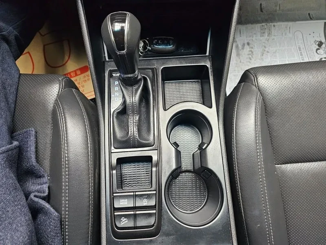 Hyundai Tucson Diesel 2.0 4Wd Smart - автомобили, коли, обяви за нови и употребявани 8