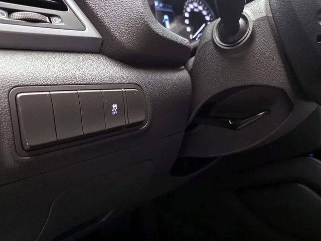 Hyundai Tucson Diesel 2.0 4Wd Style Special - автомобили, коли, обяви за нови и употребявани 14