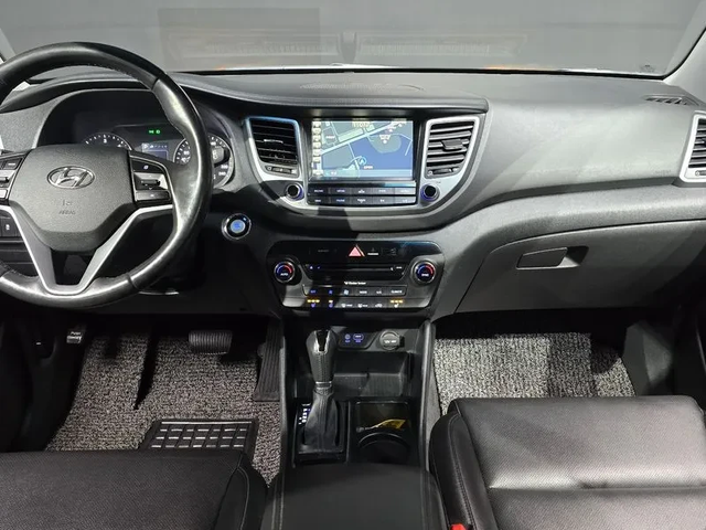 Hyundai Tucson 2.0 4Wd Modern - автомобили, коли, обяви за нови и употребявани 6