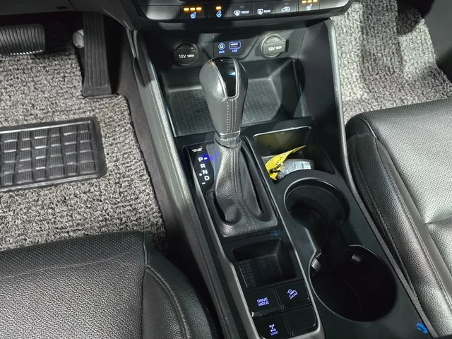 Hyundai Tucson 2.0 4Wd Modern - автомобили, коли, обяви за нови и употребявани 8