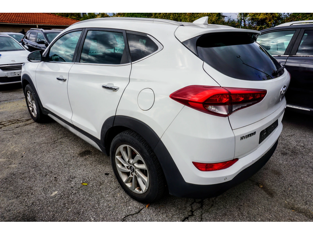Hyundai Tucson 1.7 CRDI COMFORT PLUS PACK - автомобили, коли, обяви за нови и употребявани 3