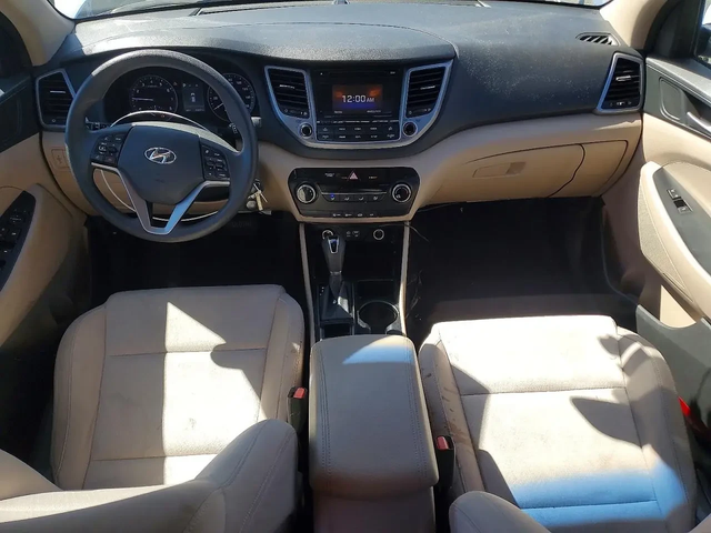Hyundai Tucson SE - автомобили, коли, обяви за нови и употребявани 7