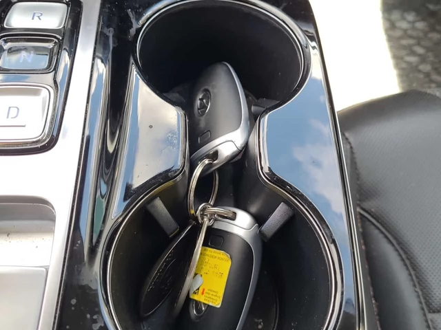 Hyundai Tucson LUXURY /CARFAX/ЛЕНТИ/ПОДГРЕВ/ПАНОРАМА/+ ГУМИ - автомобили, коли, обяви за нови и употребявани 7