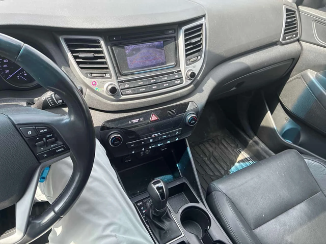 Hyundai Tucson * SE * PANO* KEYLESS* ПОДГРЕВ* - автомобили, коли, обяви за нови и употребявани 8