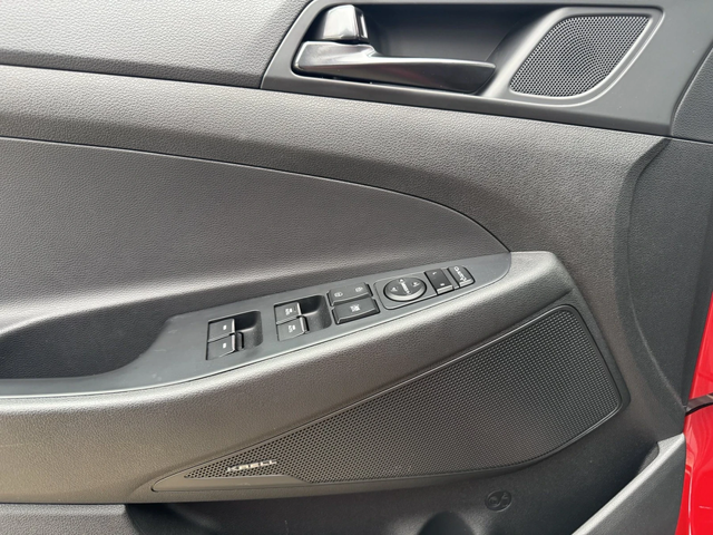 Hyundai Tucson IX35/NAVI/4X4 - автомобили, коли, обяви за нови и употребявани 13