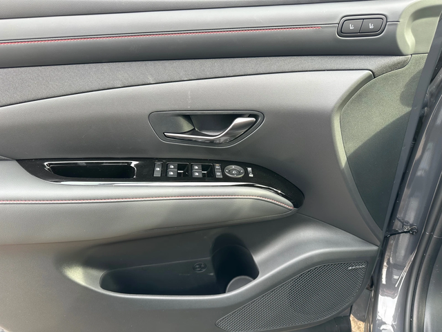 Hyundai Tucson Model-2025/Hibrid-239ps/N-line/Sitze Paket - автомобили, коли, обяви за нови и употребявани 8