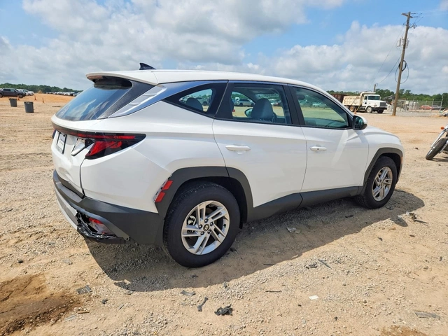 Hyundai Tucson SE - автомобили, коли, обяви за нови и употребявани 4