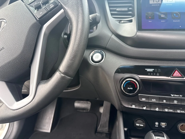 Hyundai Tucson 1.7crdi - автомобили, коли, обяви за нови и употребявани 12