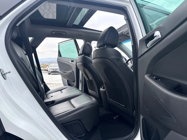 Hyundai Tucson 1.7crdi - автомобили, коли, обяви за нови и употребявани 9