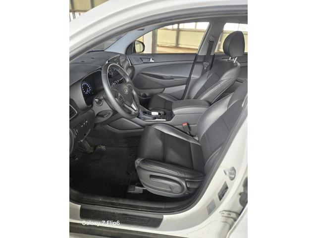 Hyundai Tucson 2.0 CRDI - ОЧАКВАН ВНОС - автомобили, коли, обяви за нови и употребявани 4