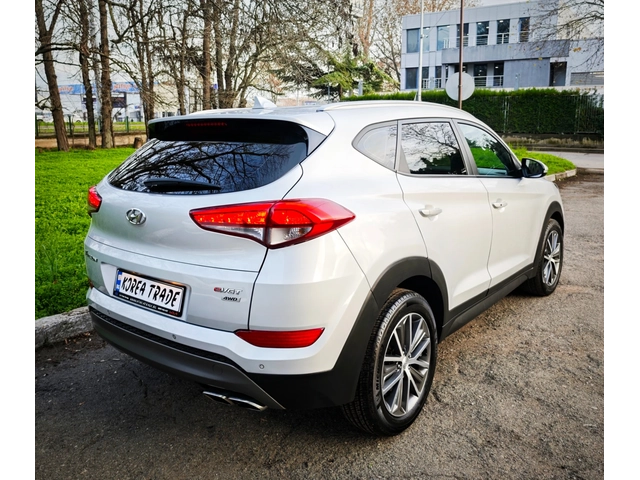 Hyundai Tucson 2.0 CRDI 4x4 - ПРОМОЦИЯ ! - автомобили, коли, обяви за нови и употребявани 3