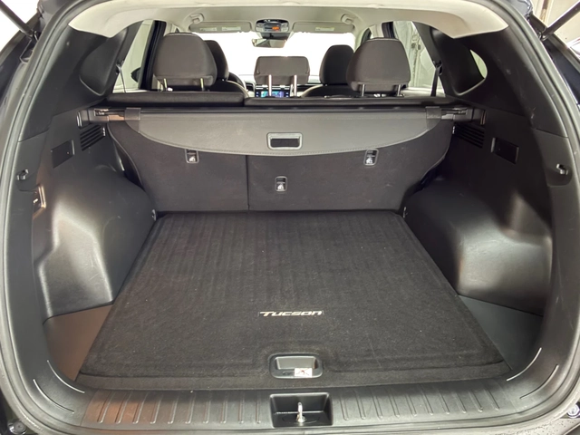 Hyundai Tucson AWD/4x4 32000 КМ Дистроник/Carplay/Keyless - автомобили, коли, обяви за нови и употребявани 16