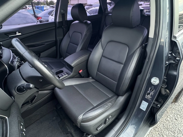 Hyundai Tucson 2.0D ! 4WD ! Premium ! - автомобили, коли, обяви за нови и употребявани 6