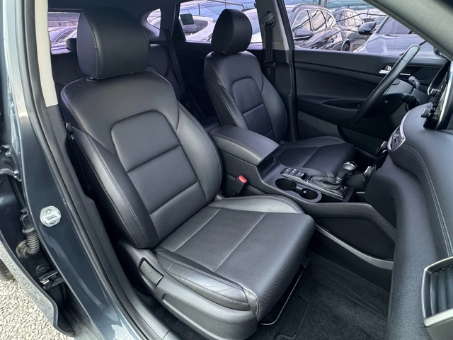 Hyundai Tucson 2.0D ! 4WD ! Premium ! - автомобили, коли, обяви за нови и употребявани 9