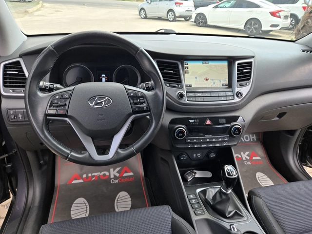 Hyundai Tucson 2.0CRDI-136кс= 6ск= 4х4= КАМЕРА= НАВИ= KEYLESS - автомобили, коли, обяви за нови и употребявани 9