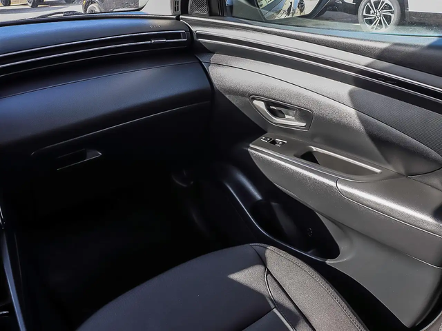 Hyundai Tucson ESSENTIAL | APPLE CARPLAY | BACKUP CAMERA | HTD SE Front Wheel Drive - автомобили, коли, обяви за нови и употребявани 16
