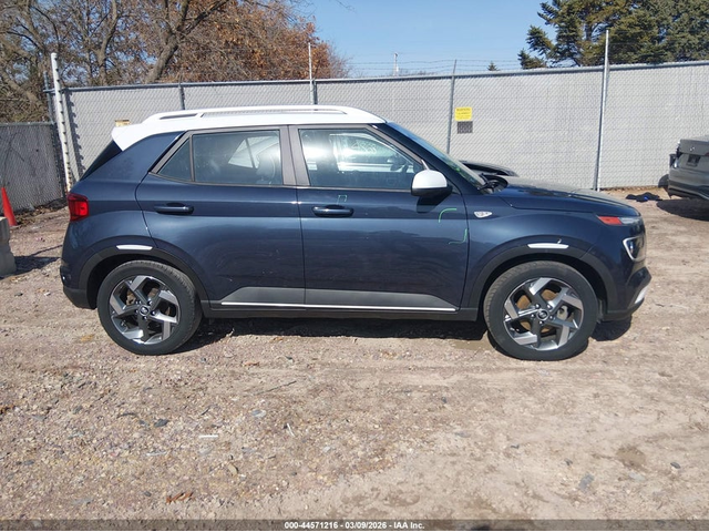 Hyundai Venue 1.6L I-4 DOHC, VVT, 121HP Front Wheel Drive - автомобили, коли, обяви за нови и употребявани 13