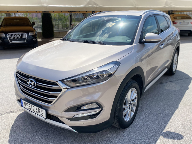 HYUNDAY TUCSON 1.7D AUTOMATIC - автомобили, коли, обяви за нови и употребявани 0