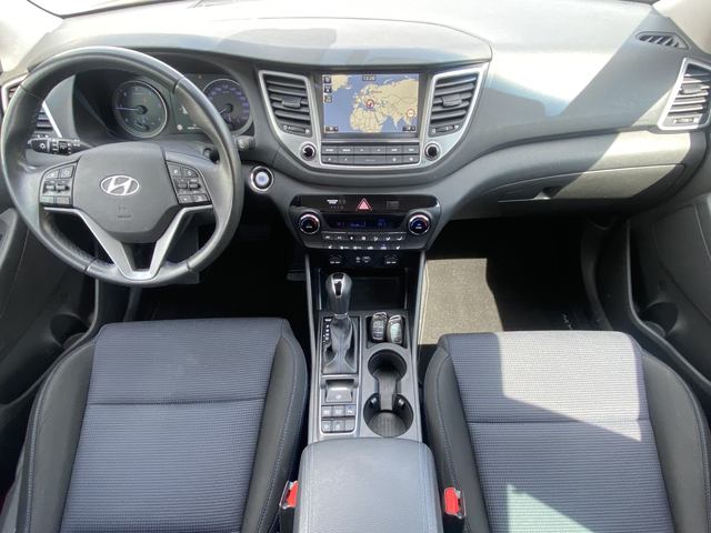 HYUNDAY TUCSON 1.7D AUTOMATIC - автомобили, коли, обяви за нови и употребявани 10