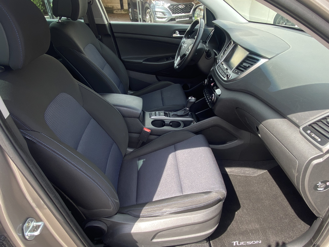 HYUNDAY TUCSON 1.7D AUTOMATIC - автомобили, коли, обяви за нови и употребявани 13