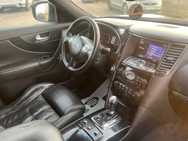 Infiniti Fx 30 3.0 dS - автомобили, коли, обяви за нови и употребявани 7