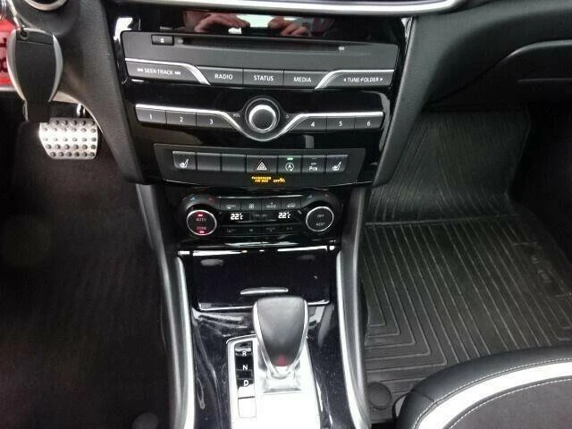 Infiniti Q30 2.2d AWD Sport - автомобили, коли, обяви за нови и употребявани 11