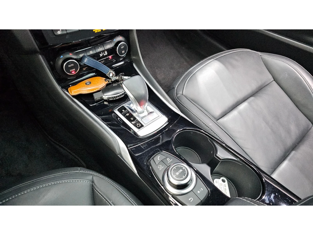 Infiniti Q30 2.0 Essential - автомобили, коли, обяви за нови и употребявани 11